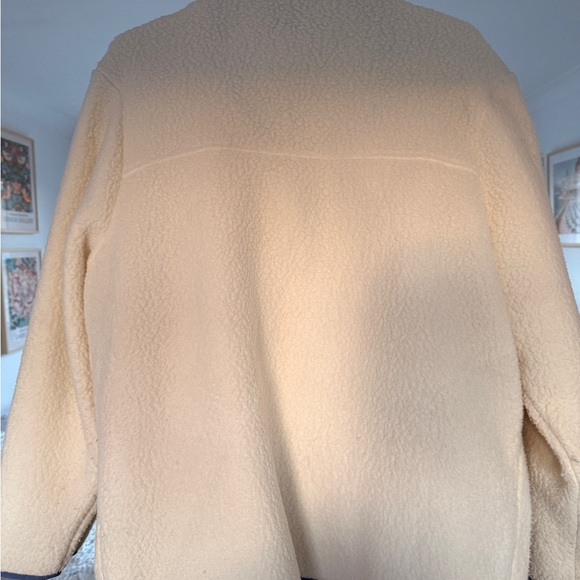Patagonia Cream Fleece Jacket - Picture 5 of 6